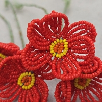 roed-perleblomst-gul-orange-midte-gammel-fransk-blomst-old-beaded-french-flower